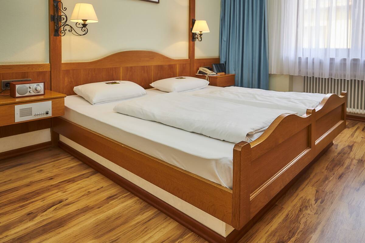 double room, bathtub | living area | 82-cm lcd tv with satellite channels, tv