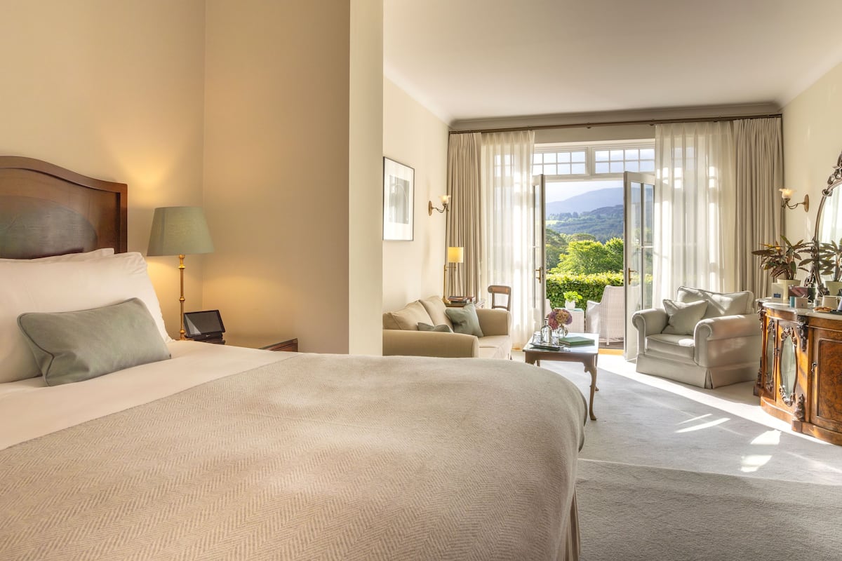 1 bedroom, premium bedding, in-room safe, desk