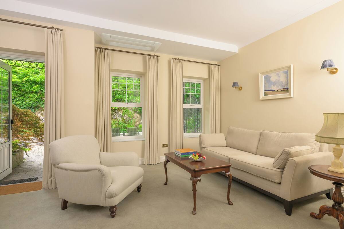 Family Room with Terrace | Premium bedding, minibar (free items), in-room safe, desk