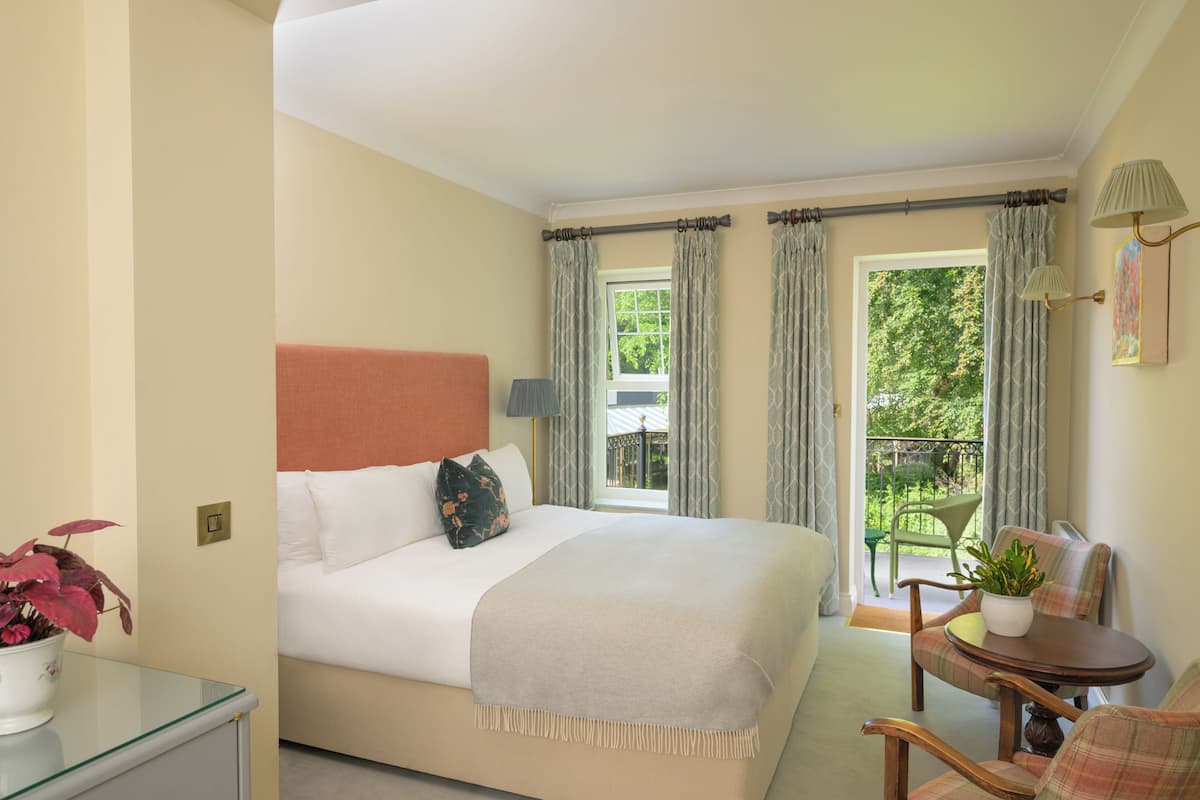 Ropa de cama de alta calidad y minibar con artículos gratuitos
