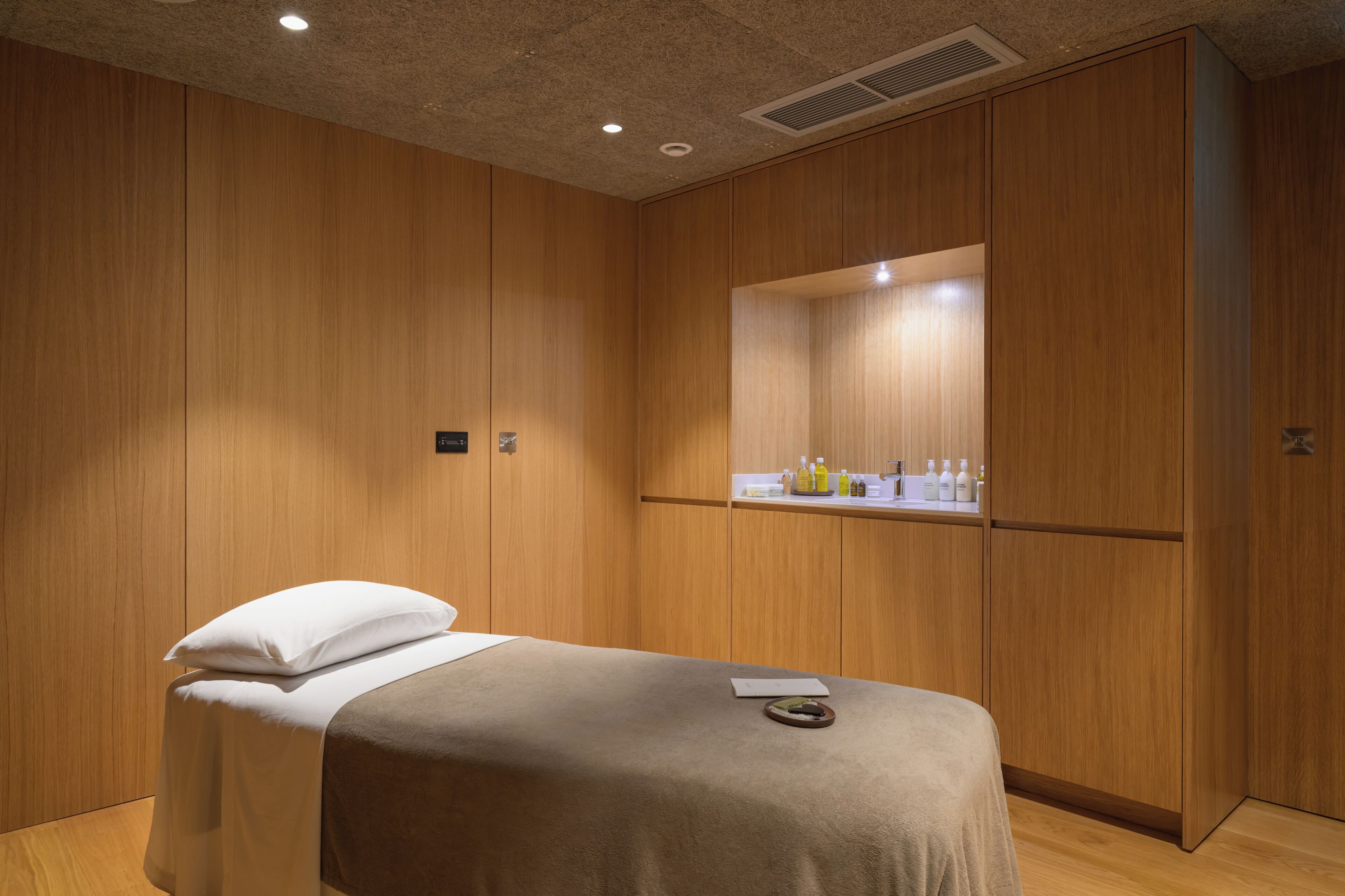 Behandlungsräume für Paare, Sauna, Whirlpool, Dampfbad