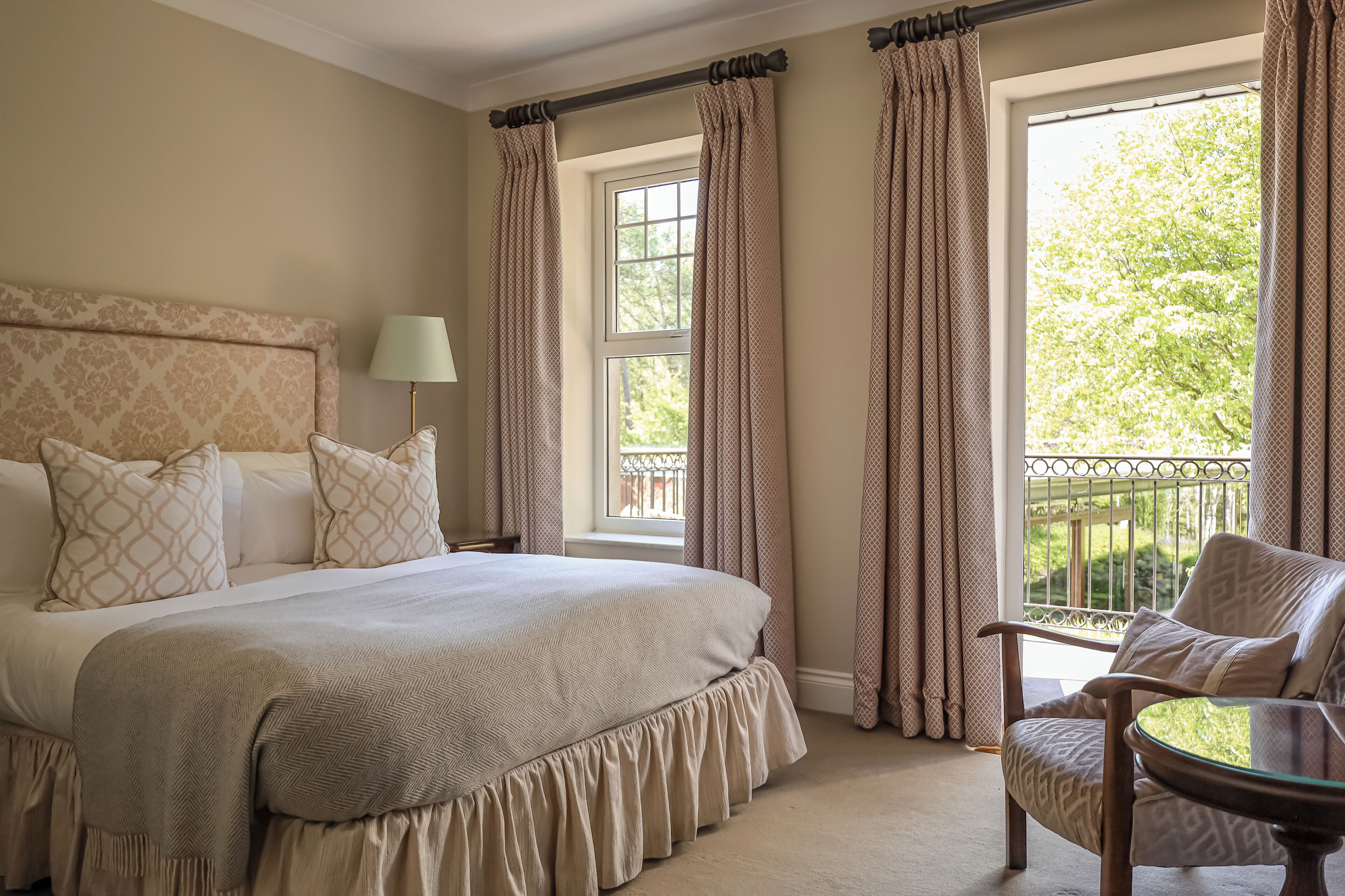 Literie de qualité supérieure, coffres-forts dans les chambres, bureau