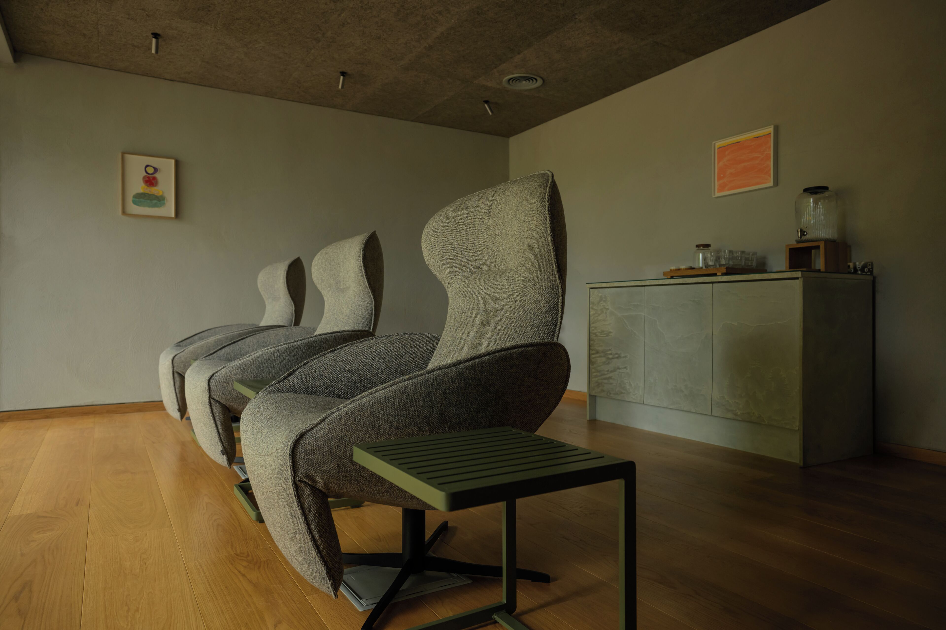 Couples treatment room(s), sauna, hot tub, steam room
