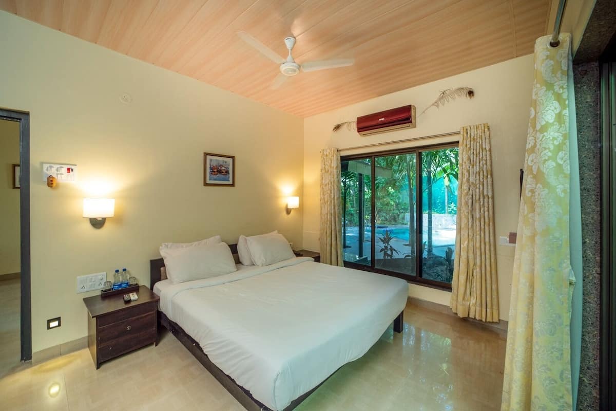 Pool Forest Suite