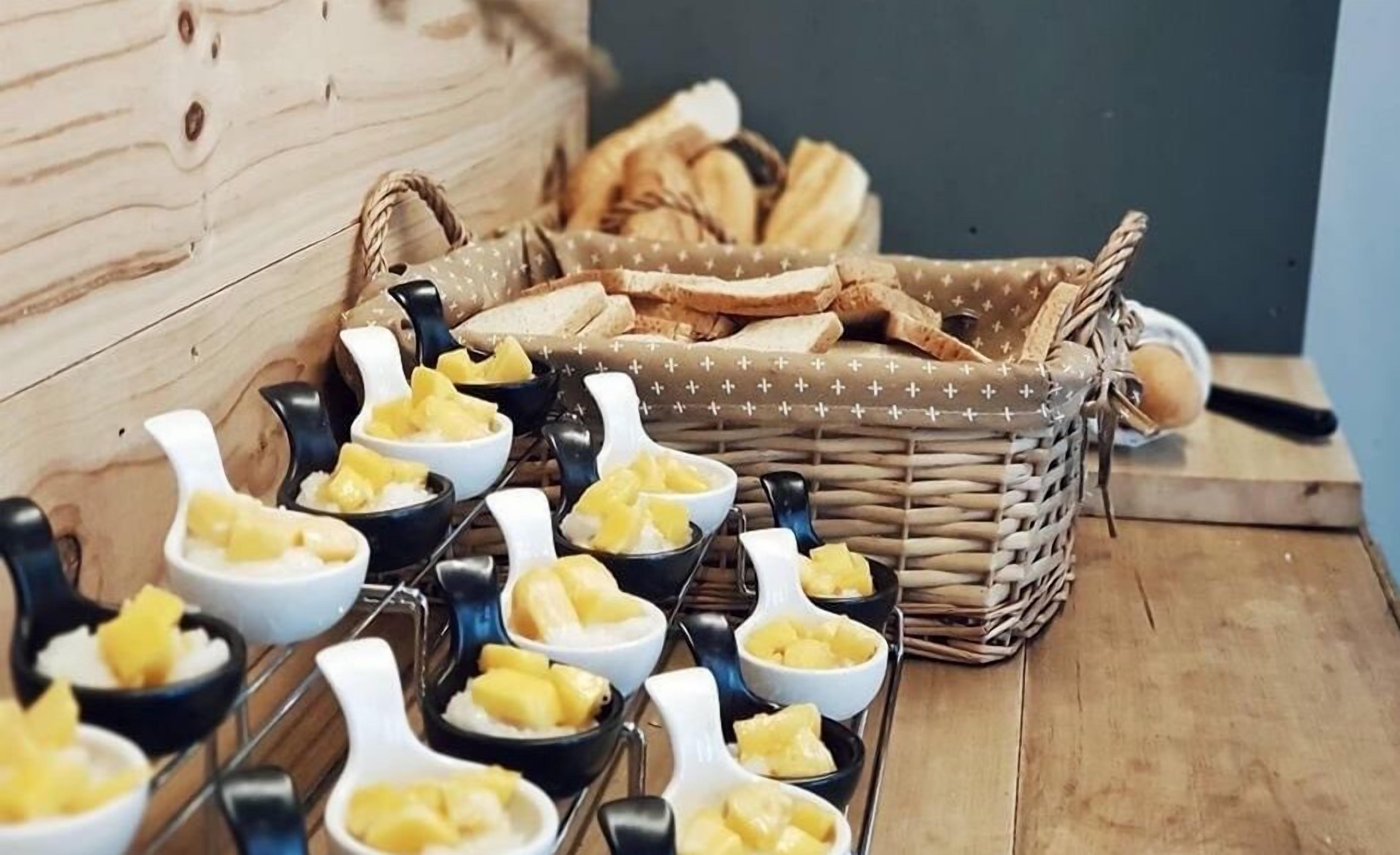 daily english breakfast (thb 125 per person)