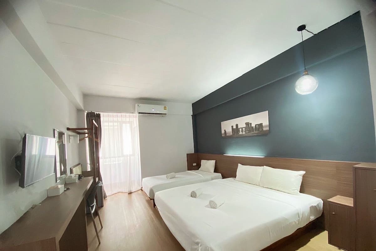 ห้องดีลักซ์ทริปเปิล | โต๊ะทำงาน, Wi-Fi ฟรี, ผ้าปูที่นอน