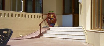 Proto House Apartments