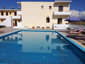 Alberca al aire libre por temporada 