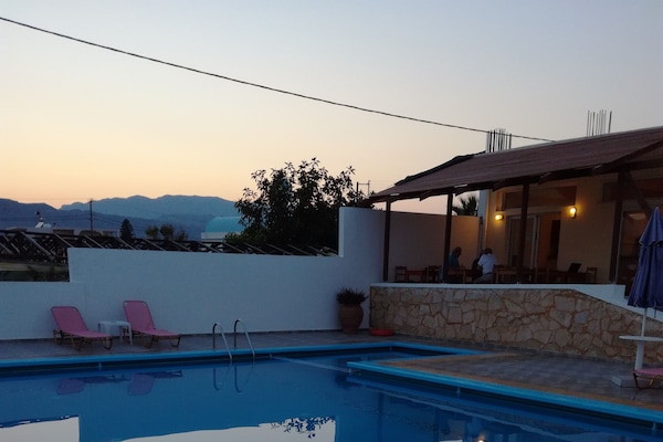 Piscine extérieure (ouverte en saison)