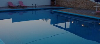 Karmi Studios & Apartments