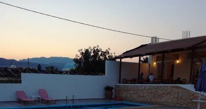 Karmi Studios & Apartments