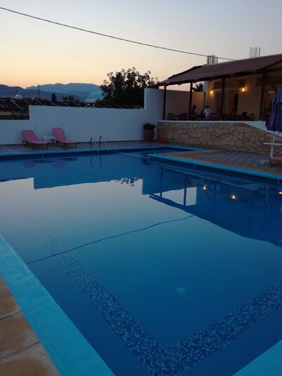 Karmi Studios & Apartments