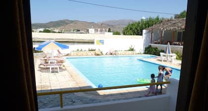 Karmi Studios & Apartments
