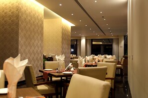 Breakfast, lunch, dinner served; international cuisine  - Hotel EEFA (Belagavi)