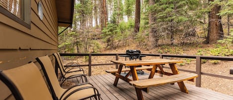 Panda Bear Cabin | Terrace/patio