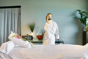 Salas de tratamiento para parejas, masajes de tejido profundo y masajes 