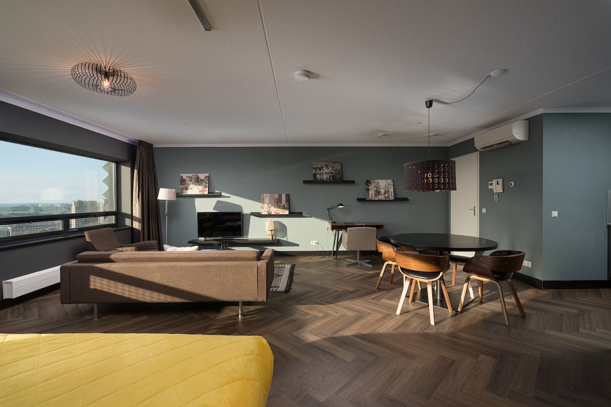 1 habitación, ropa de cama hipoalergénica y decoración personalizada