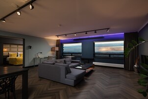 Hypo-allergenic bedding, individually decorated, individually furnished