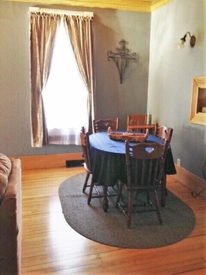 In-room dining - The Boarding House (Bessemer)