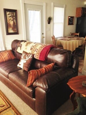 House, 3 Bedrooms, 2 Bathrooms (The Blue House Ironwood, MI) | Living area | 42-inch flat-screen TV with digital channels, TV, DVD player