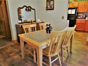 Comfort House, 2 Bedrooms, Hot Tub (The Bear Den  Ironwood, MI) | In-room dining - The Bear Den (Ironwood)