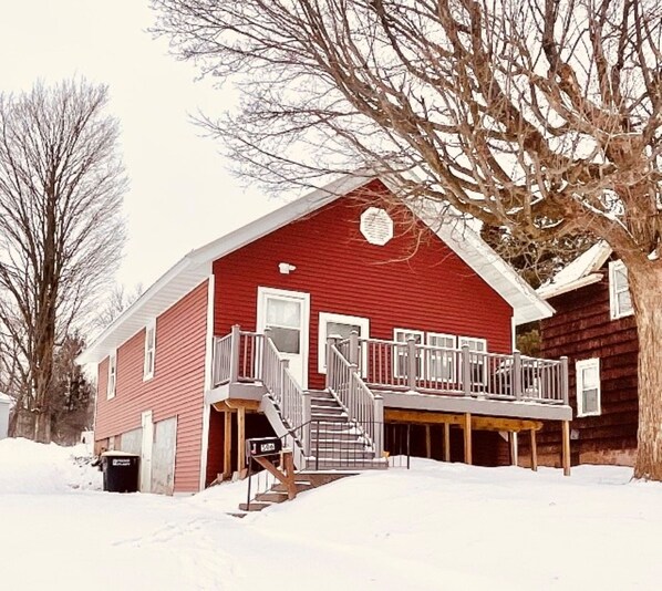 Exterior - The Bear Den (Ironwood)