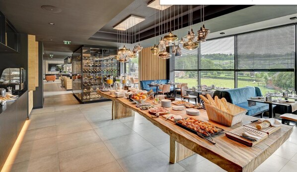 Desayuno buffet incluido todos los días 