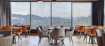 R hotel experiences