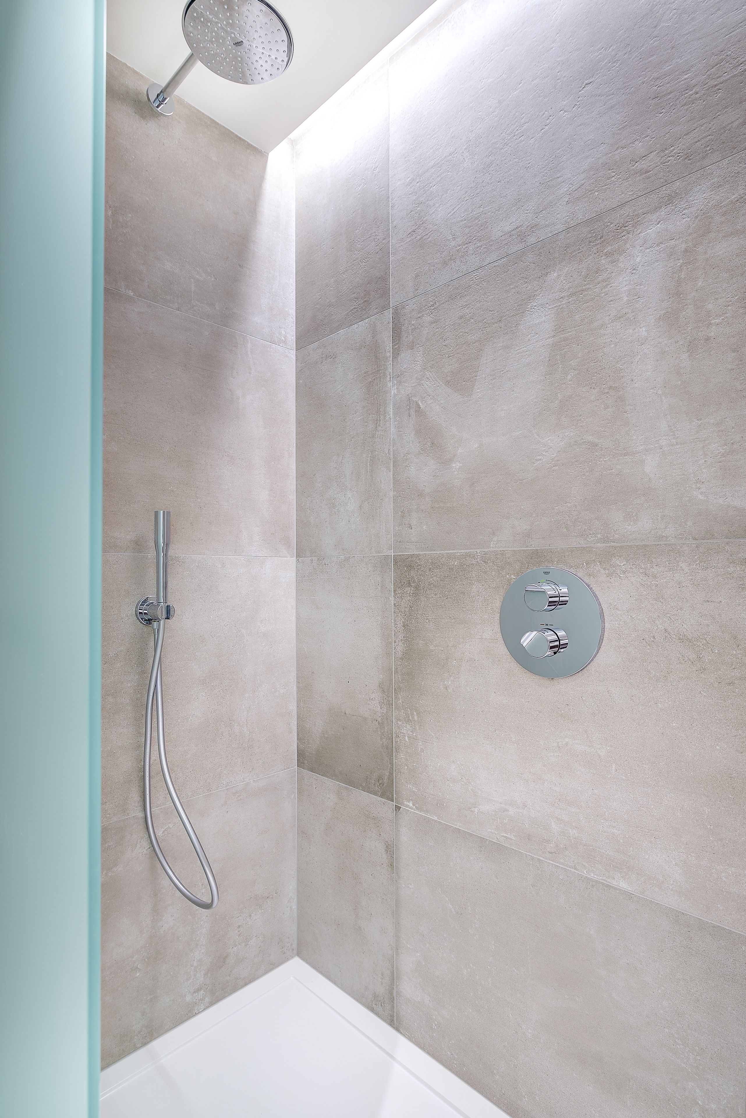 family double room | bathroom shower