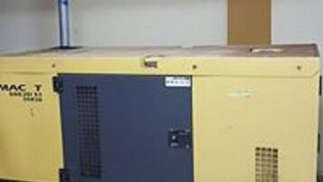 3 makuuhuonetta, työpöytä, pimennysverhot, silitysrauta/-lauta