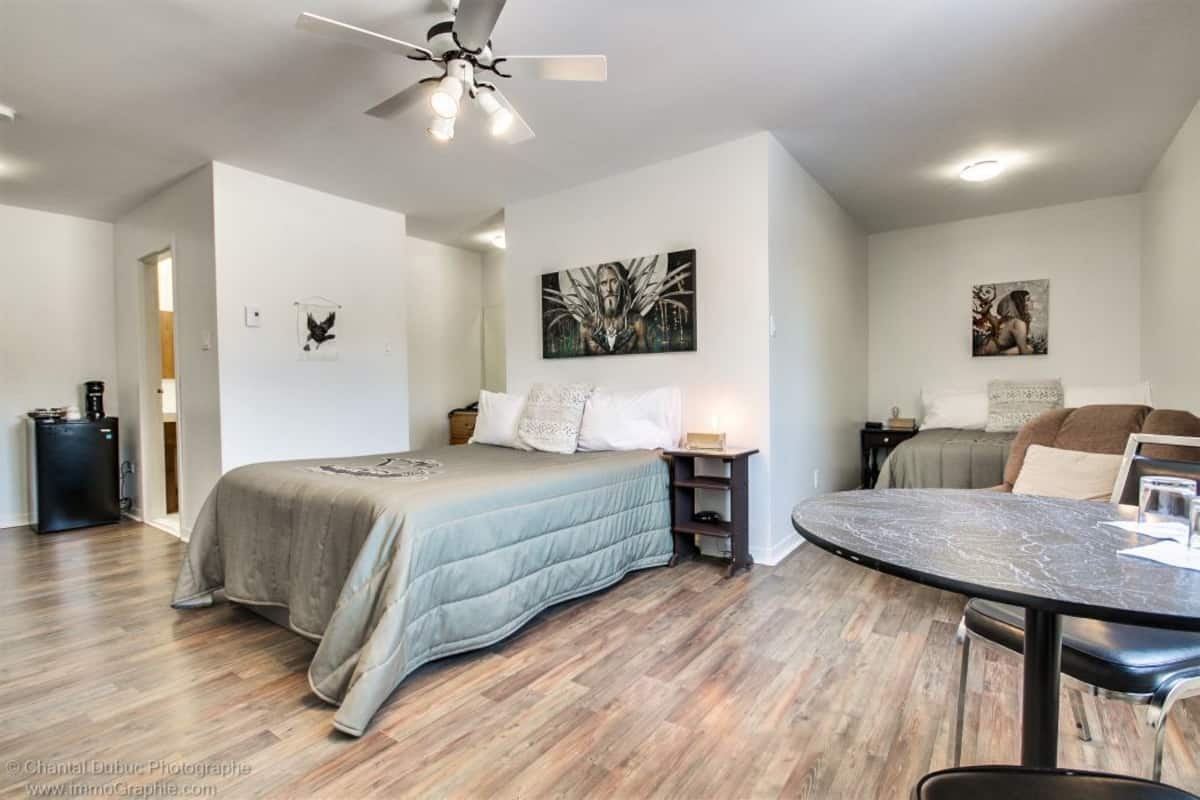Habitación superior, varias camas | Escritorio, insonorización y wifi gratis