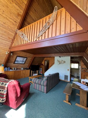 Chalet, 2 Bedrooms, Hot Tub (Mittenwald Big Powderhorn) | Living area