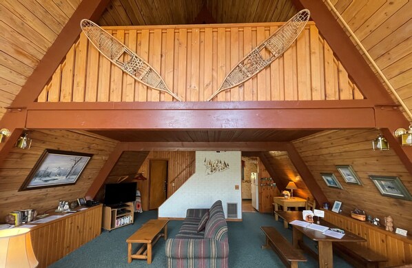 Chalet, 2 Bedrooms, Hot Tub (Mittenwald Big Powderhorn) | Living area