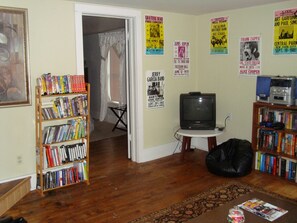 Standard House, 4 Bedrooms, Non Smoking (The Gile Lake Getaway Hurley) | Living room