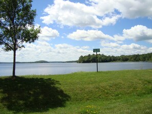 Beach nearby, kayaking, motor boating, rowing - Gile Lake Getaway (Gile)