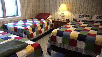 Economy House, 3 Bedrooms, Non Smoking (Cary Mine Hurley) | 3 bedrooms, free rollaway beds, free WiFi, bed sheets