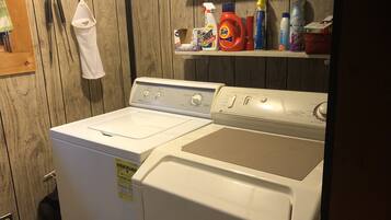 Rumah Ekonomi, 3 kamar tidur, Bebas Asap Rokok (Cary Mine Hurley) | 3 kamar tidur, gratis tempat tidur lipat/ekstra, dan Wi-Fi gratis