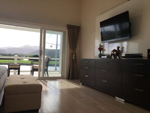 Premium Townhome, 2 Bedrooms, Kitchen, Harbor View | Room amenity