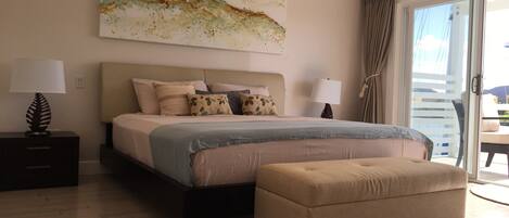 2 bedrooms, in-room safe, desk, iron/ironing board