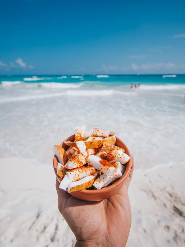 2 restaurants, breakfast, lunch, dinner served; international cuisine