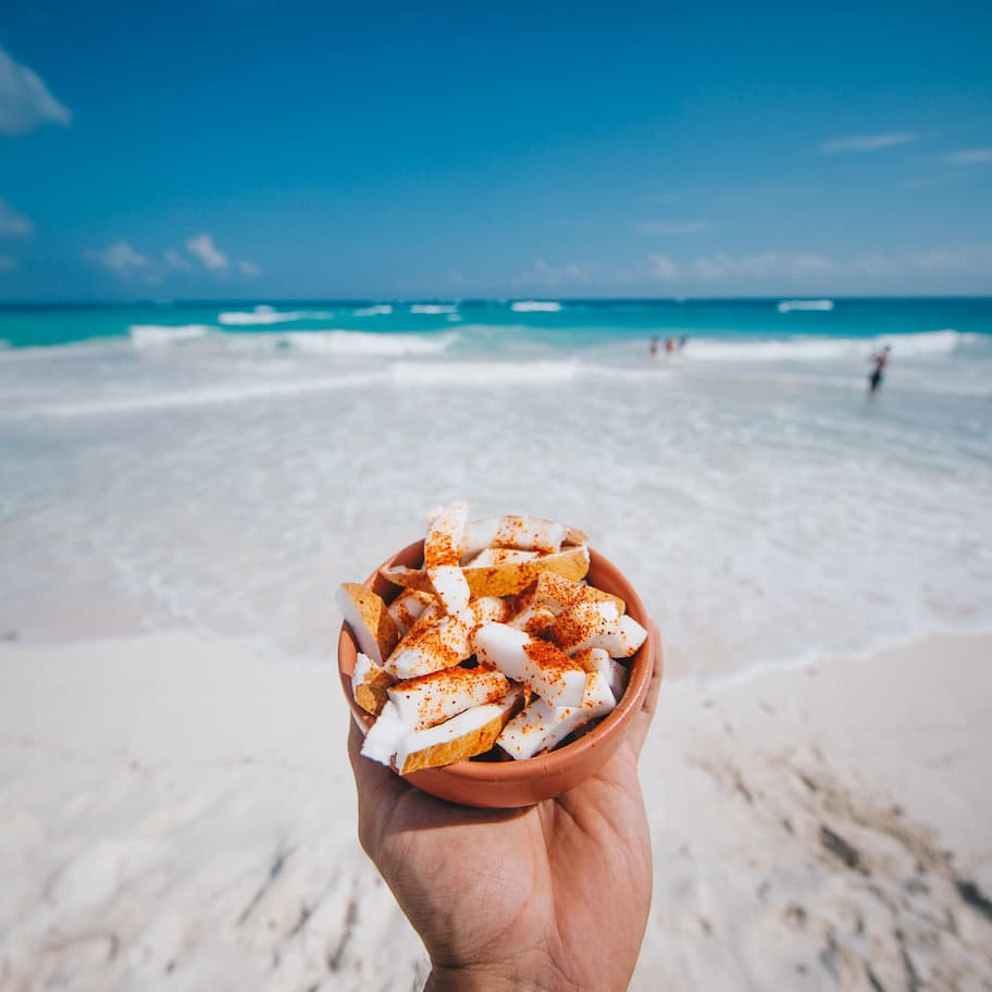 2 restaurants, breakfast, lunch, dinner served; international cuisine