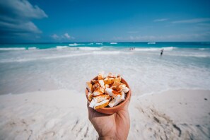 2 restaurants, spécialités Cuisine internationale