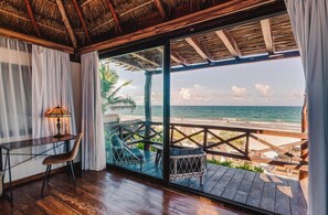 Oceanfront Suite | Terrace/patio
