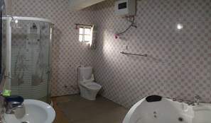 Shower, free toiletries, towels
