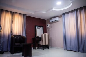 Executive tweepersoonskamer, 1 kingsize bed | Een bureau