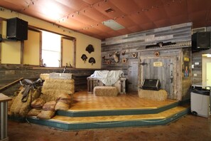 Property amenity - Travelers World RV Resort (San Antonio)