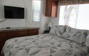 1 bedroom, free WiFi - Travelers World RV Resort (San Antonio)