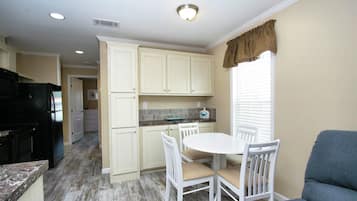 Basic Cottage, 1 Bedroom | Bed sheets