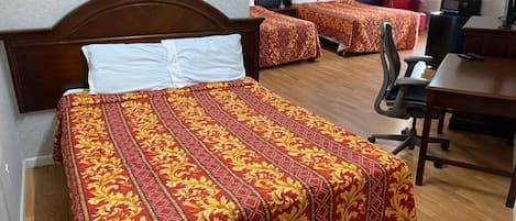 Suite familiar | Cobrellits i caixa forta a l'habitació