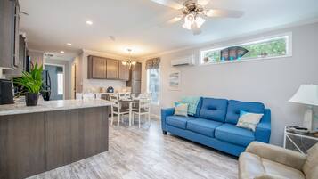 Basic Cottage, 1 Bedroom | Living room